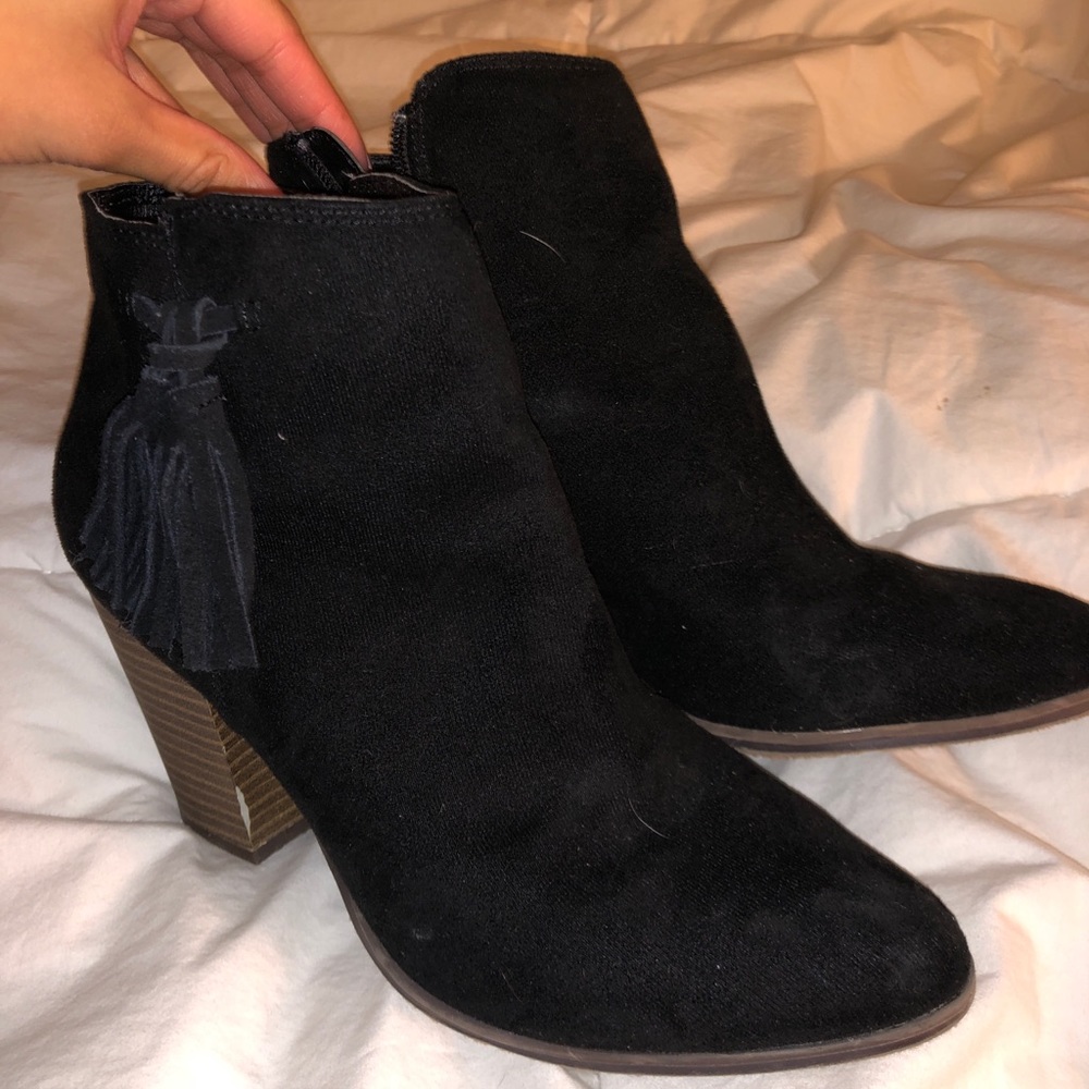 EUC American Eagle booties